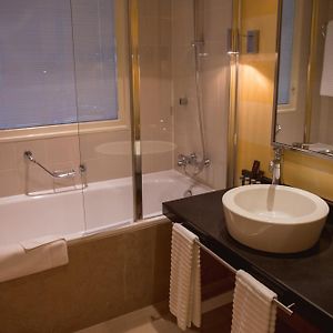 Junior Suite Club Lounge Access